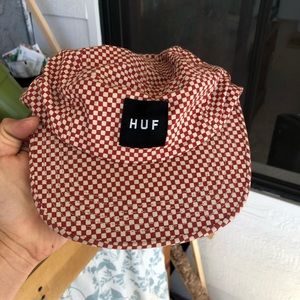 HUF 5 paneled checkered snapback